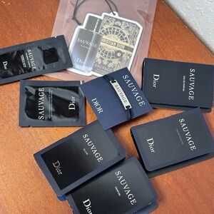 Dior Sauvage Premium Gift Bundle I
4 Carded Samples + Bracelet +
Extras